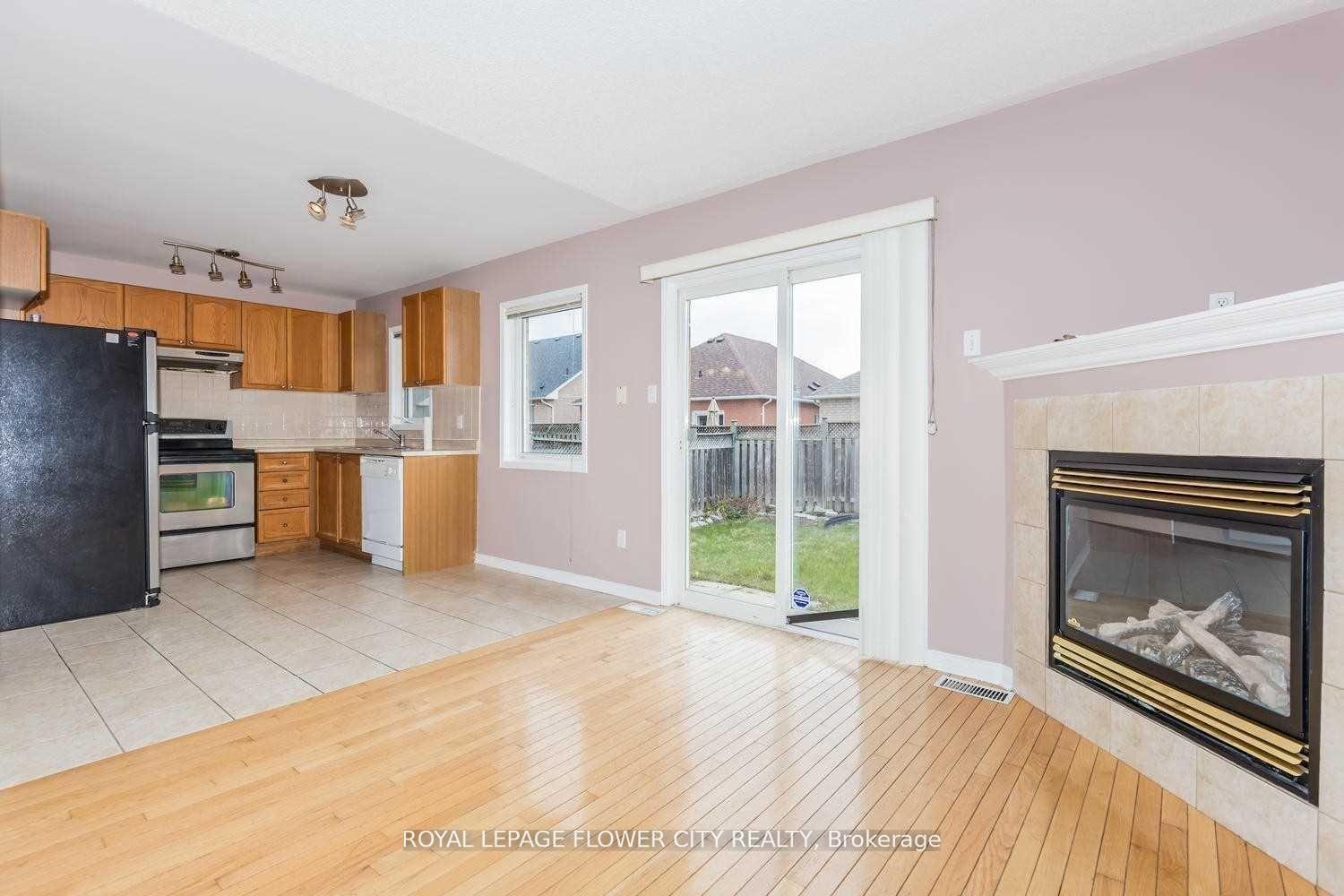 Photo 5 of 63 Orchid Drive, Brampton, Northwest Brampton — HOMEH