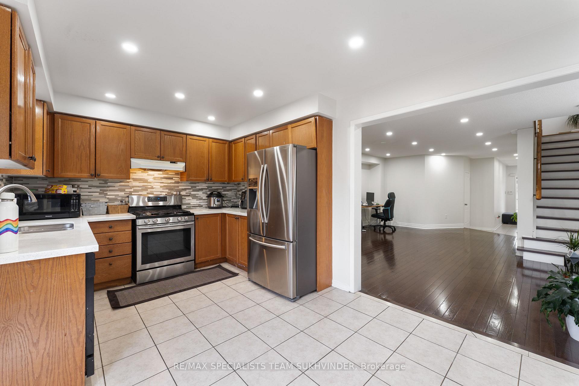 Photo 40 of 26 Seed Court, Brampton, Fletcher's Creek Village — HOMEH