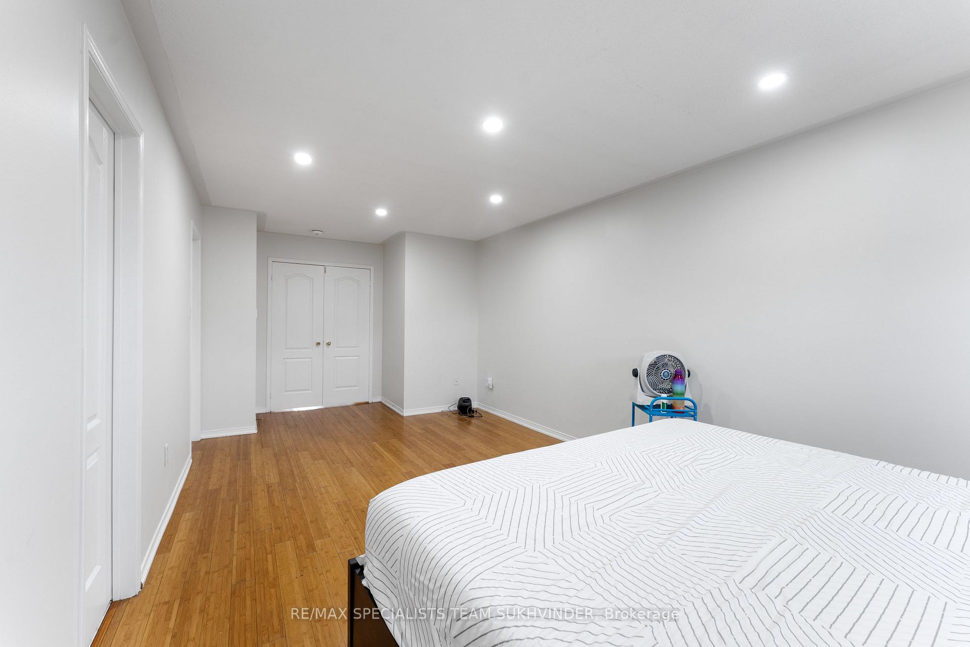Photo 34 of 26 Seed Court, Brampton, Fletcher's Creek Village — HOMEH