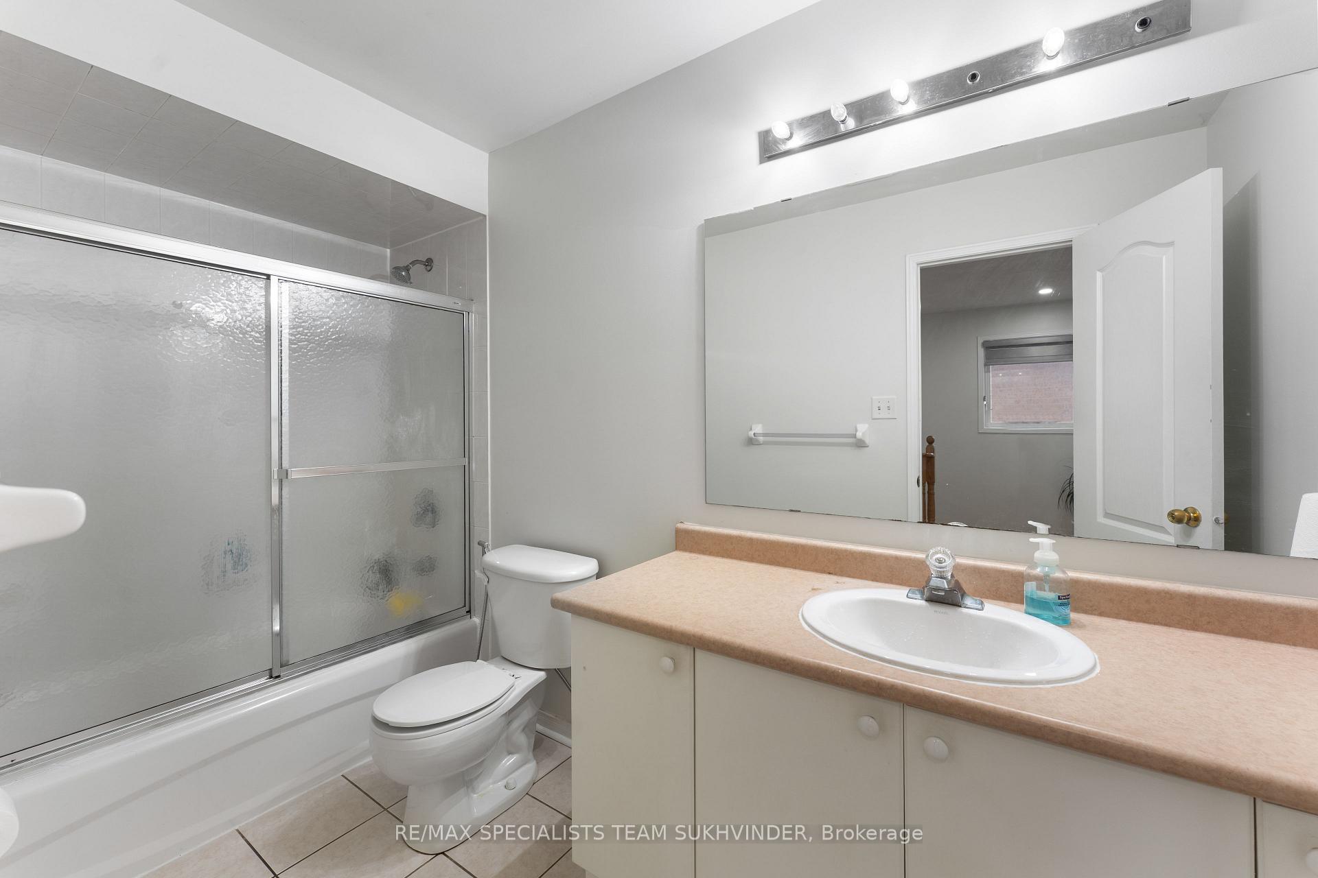 Photo 8 of 26 Seed Court, Brampton, Fletcher's Creek Village — HOMEH