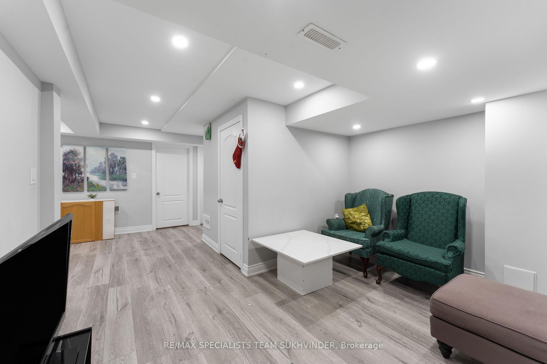 Photo 22 of 26 Seed Court, Brampton, Fletcher's Creek Village — HOMEH