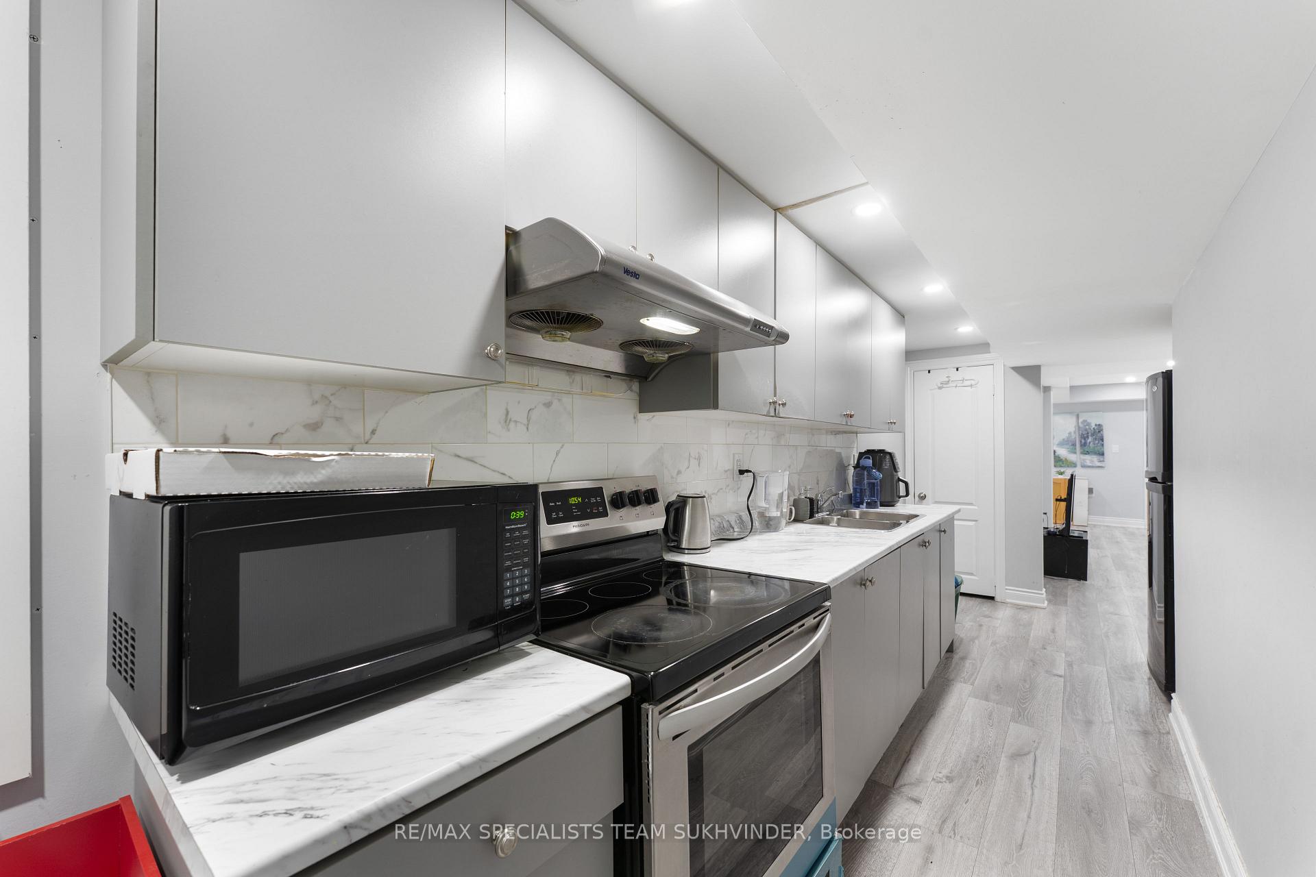 Photo 43 of 26 Seed Court, Brampton, Fletcher's Creek Village — HOMEH
