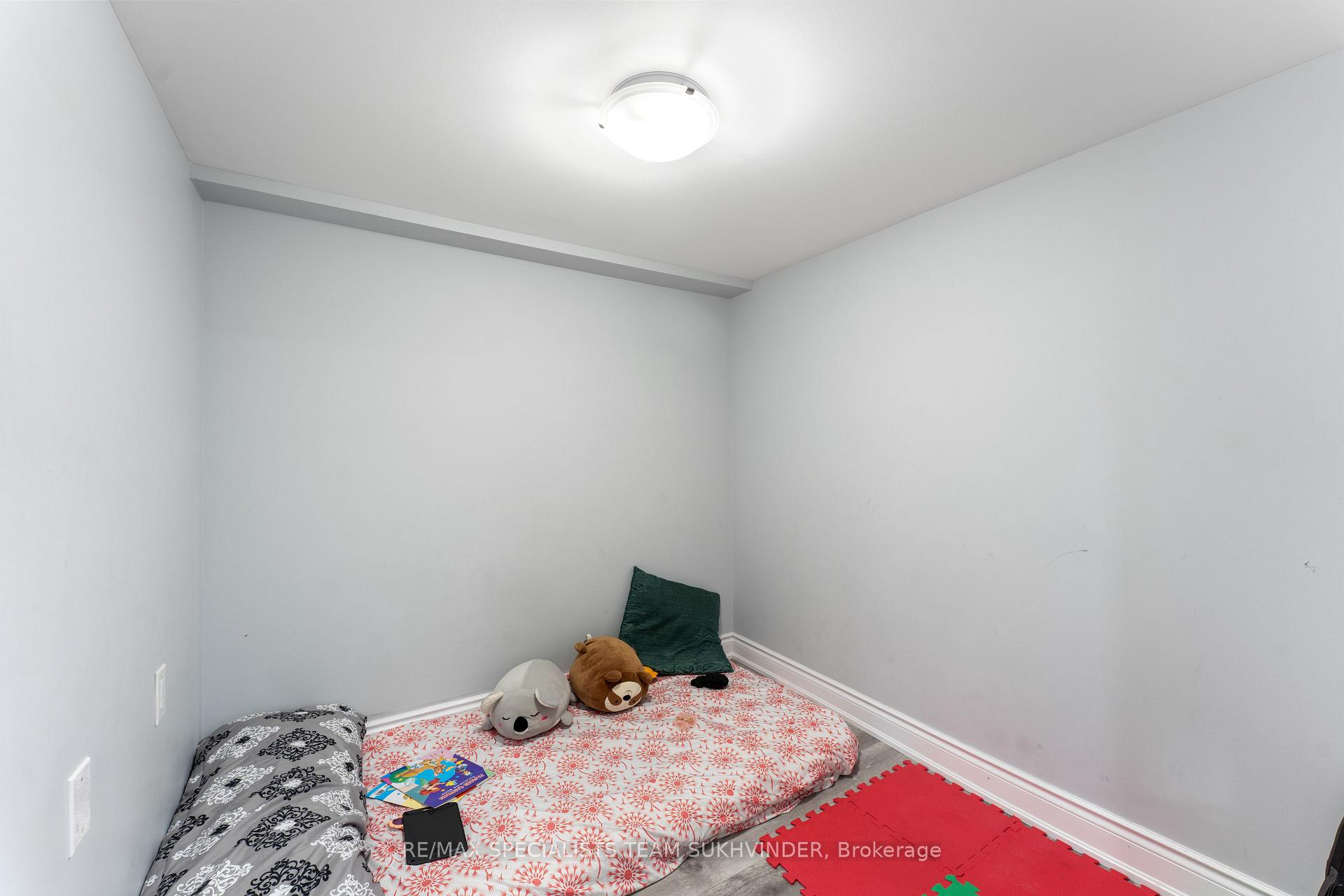 Photo 16 of 26 Seed Court, Brampton, Fletcher's Creek Village — HOMEH