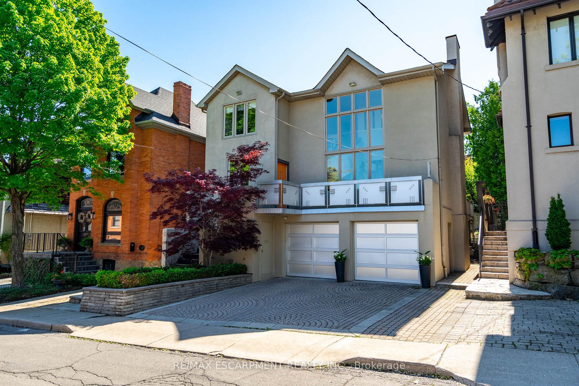 Photo 1 of 327 Caroline Street S, Hamilton, Durand — HOMEH