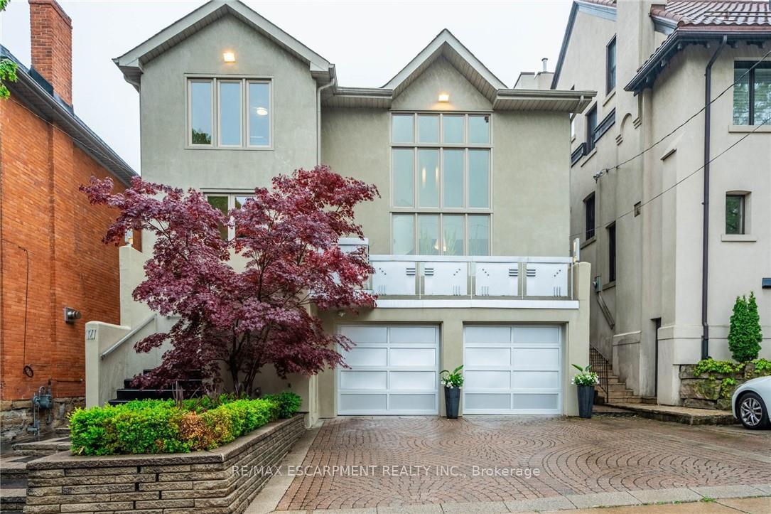 Photo 3 of 327 Caroline Street S, Hamilton, Durand — HOMEH