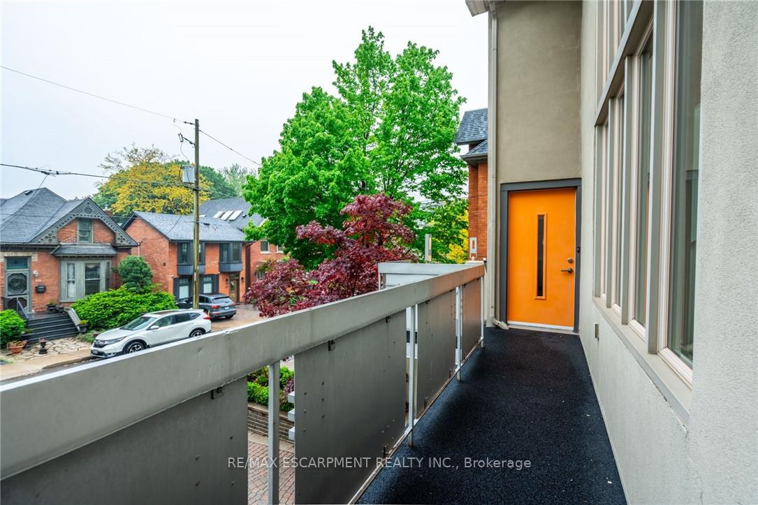 Photo 13 of 327 Caroline Street S, Hamilton, Durand — HOMEH