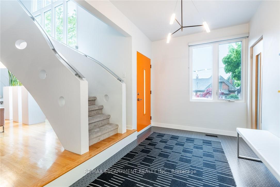 Photo 4 of 327 Caroline Street S, Hamilton, Durand — HOMEH