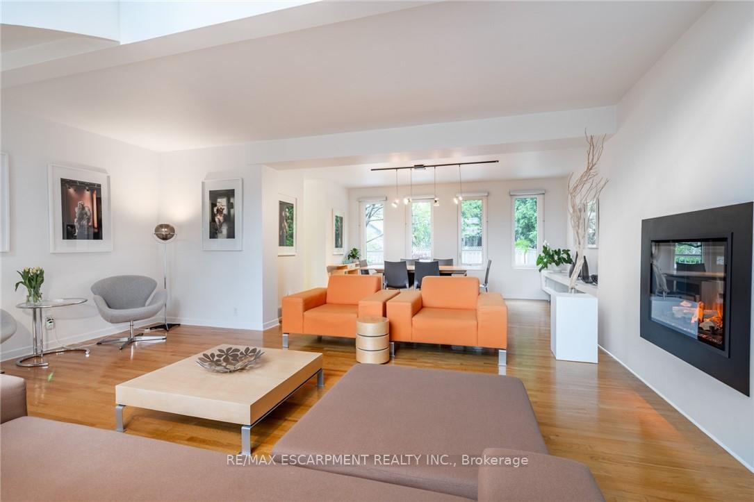 Photo 19 of 327 Caroline Street S, Hamilton, Durand — HOMEH