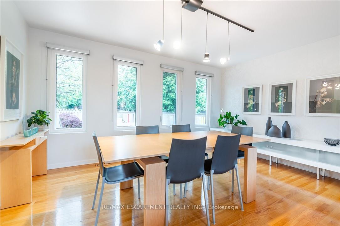 Photo 15 of 327 Caroline Street S, Hamilton, Durand — HOMEH