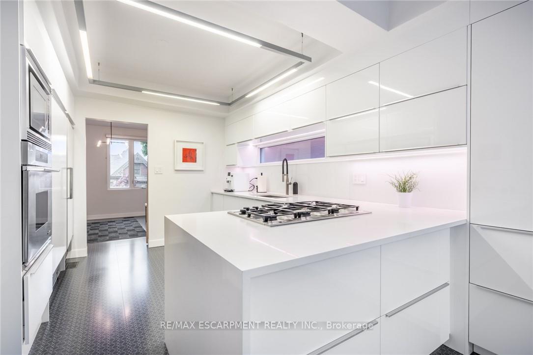 Photo 21 of 327 Caroline Street S, Hamilton, Durand — HOMEH