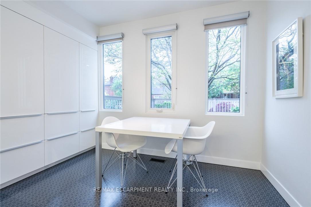Photo 35 of 327 Caroline Street S, Hamilton, Durand — HOMEH