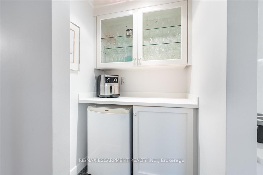 Photo 12 of 327 Caroline Street S, Hamilton, Durand — HOMEH