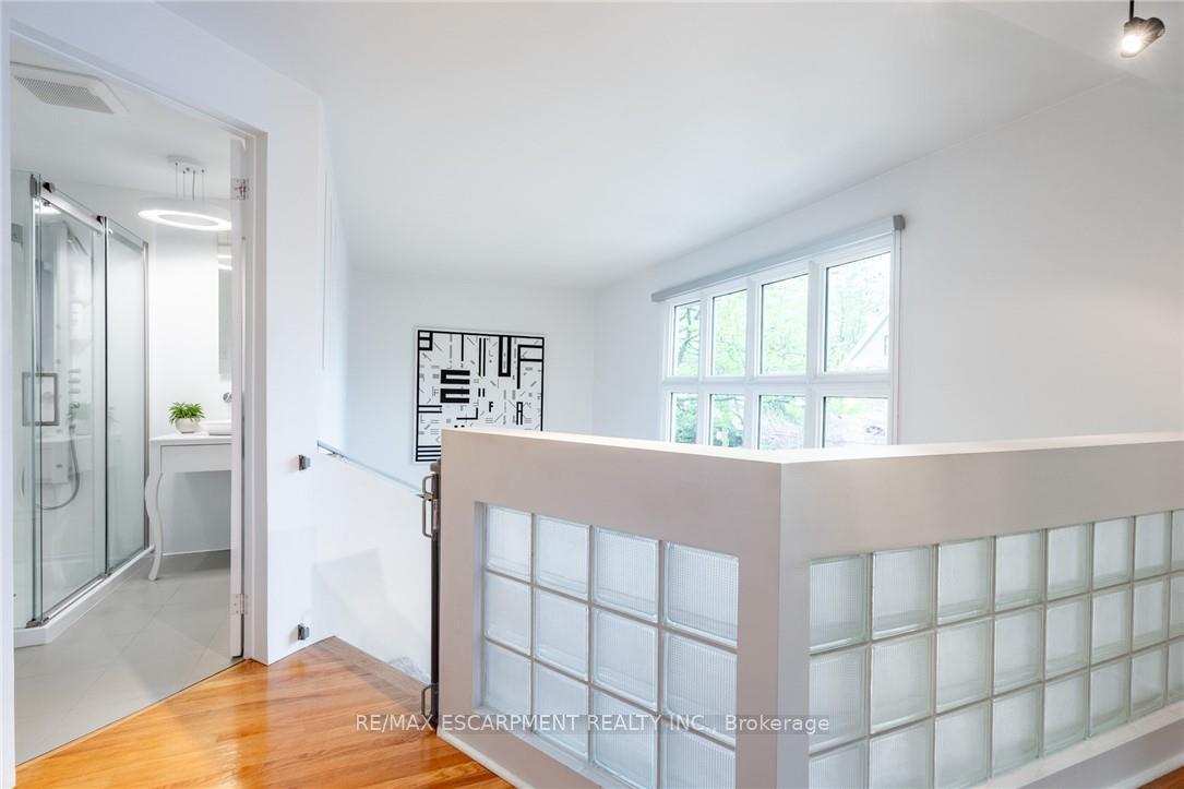 Photo 22 of 327 Caroline Street S, Hamilton, Durand — HOMEH
