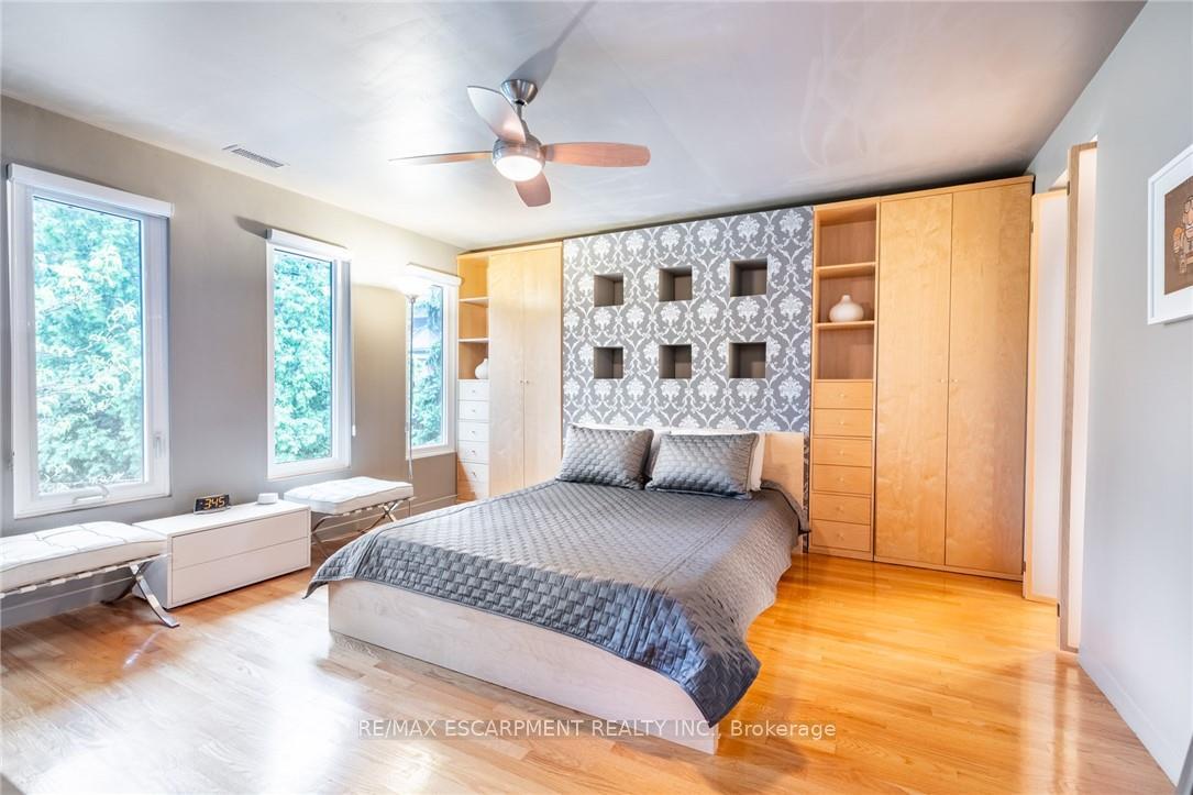 Photo 25 of 327 Caroline Street S, Hamilton, Durand — HOMEH