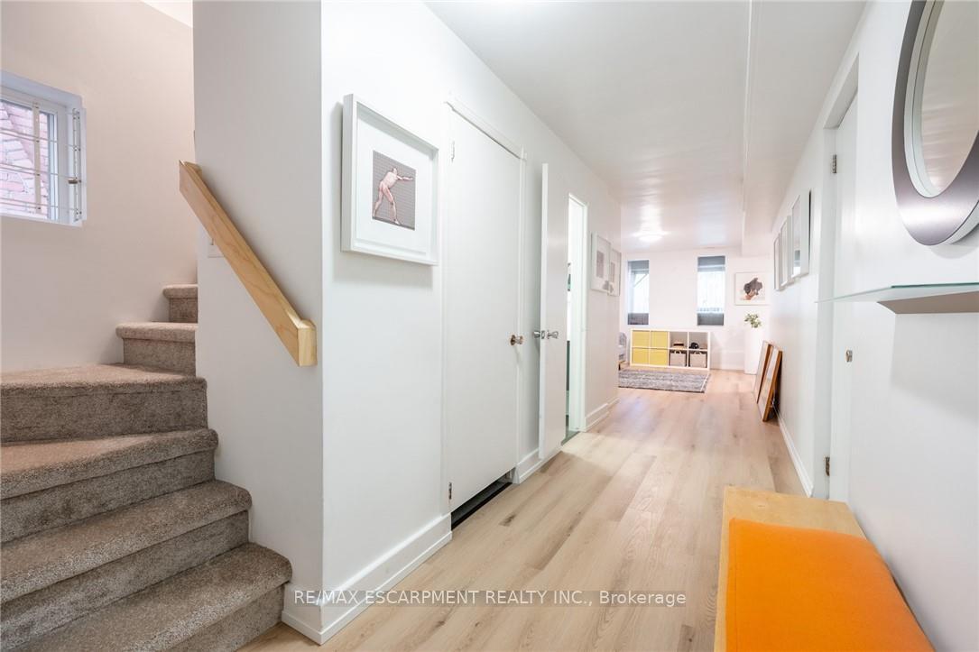 Photo 32 of 327 Caroline Street S, Hamilton, Durand — HOMEH