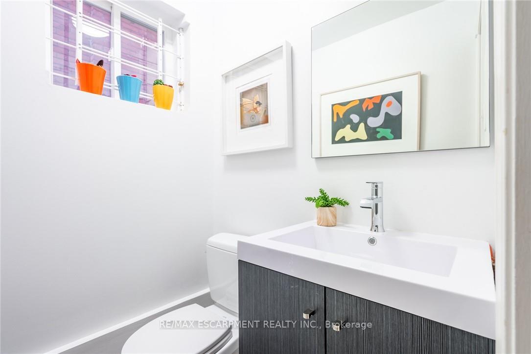 Photo 33 of 327 Caroline Street S, Hamilton, Durand — HOMEH
