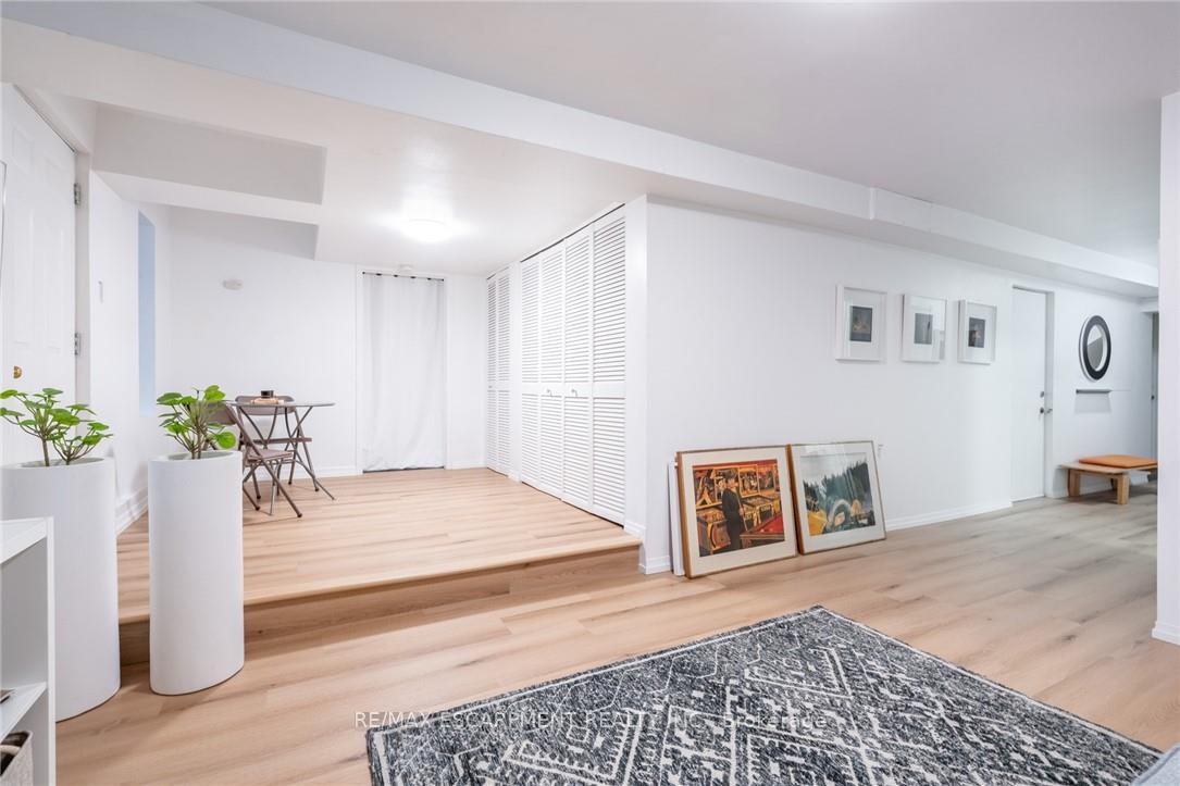 Photo 36 of 327 Caroline Street S, Hamilton, Durand — HOMEH