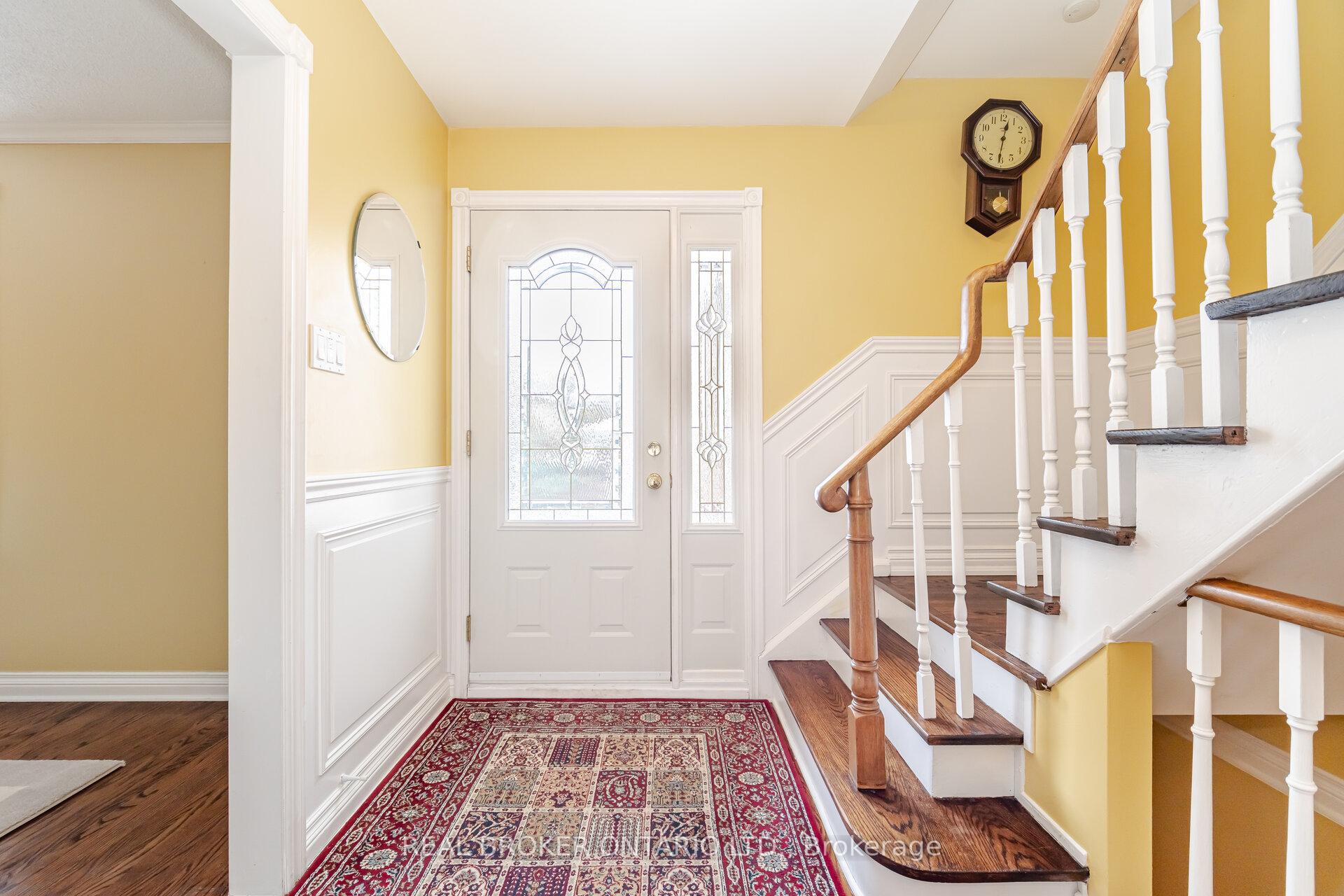 Photo 6 of 28 Parkview Place, Brampton, Brampton East — HOMEH