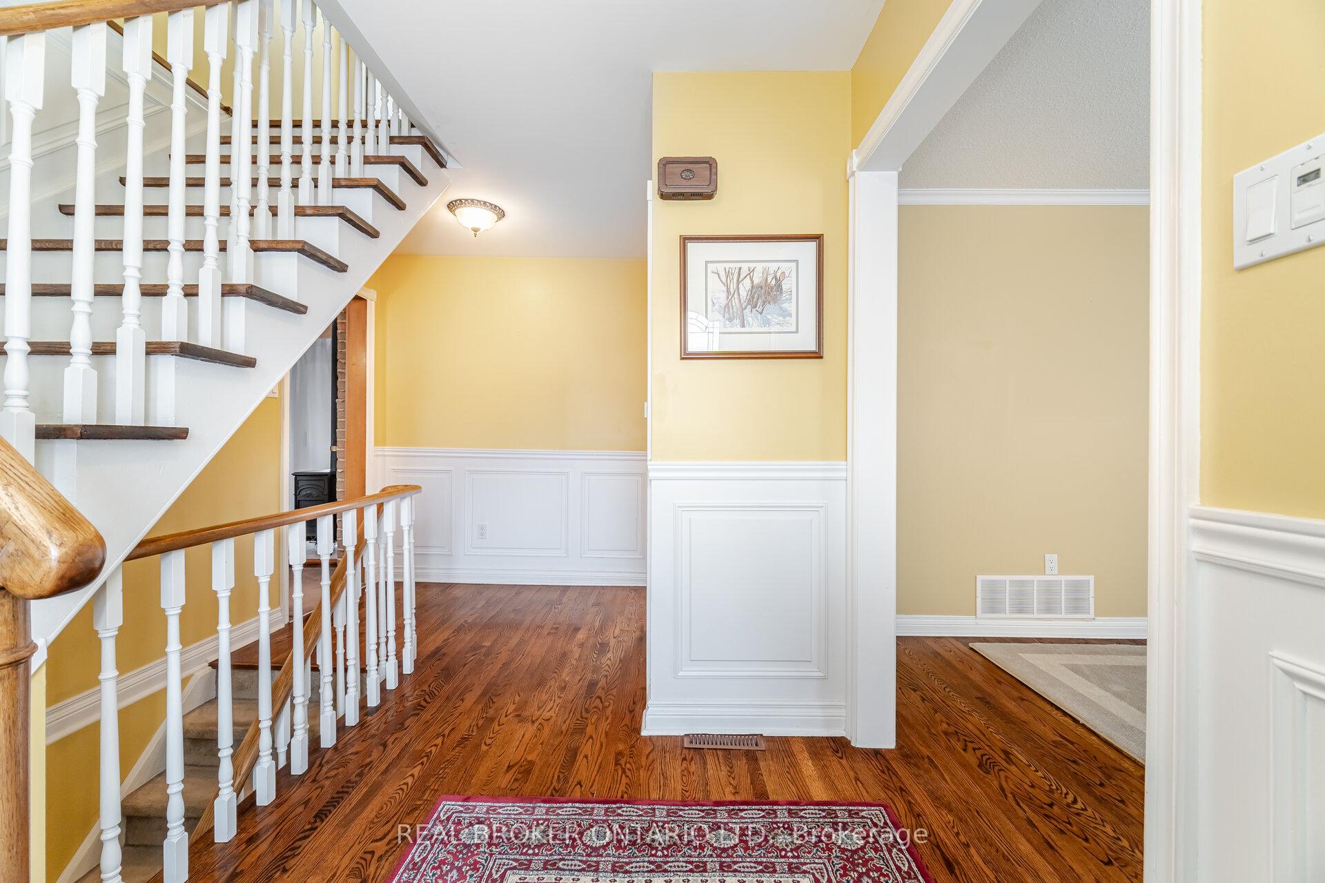 Photo 7 of 28 Parkview Place, Brampton, Brampton East — HOMEH