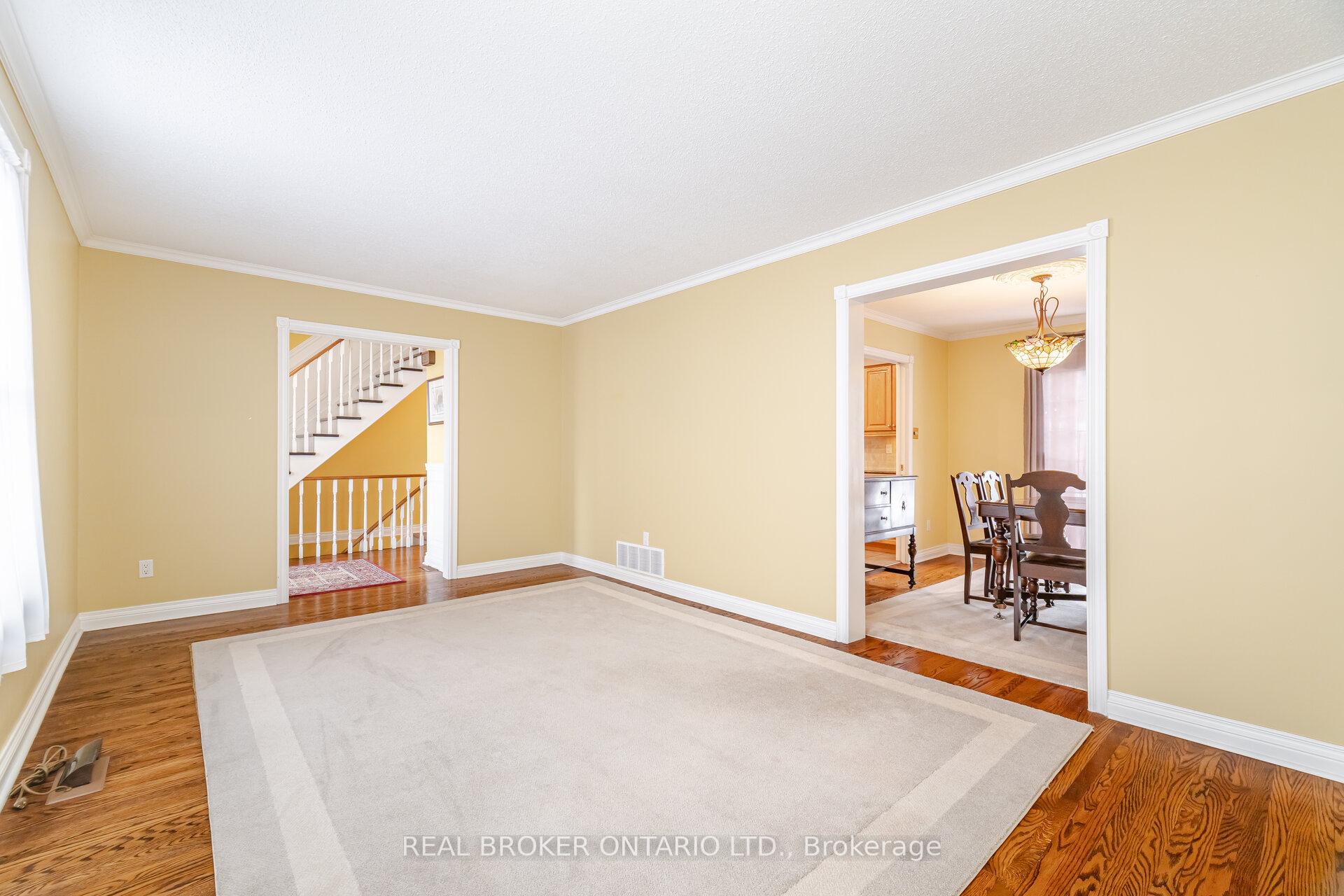 Photo 9 of 28 Parkview Place, Brampton, Brampton East — HOMEH