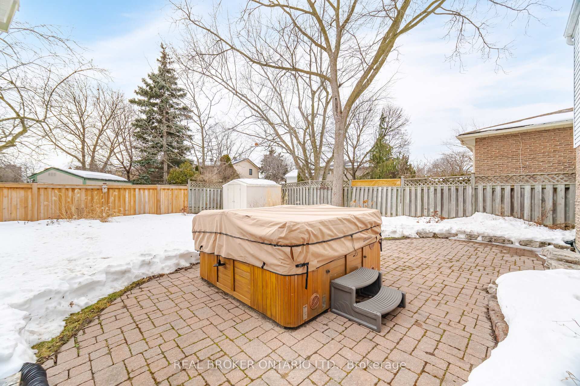 Photo 37 of 28 Parkview Place, Brampton, Brampton East — HOMEH