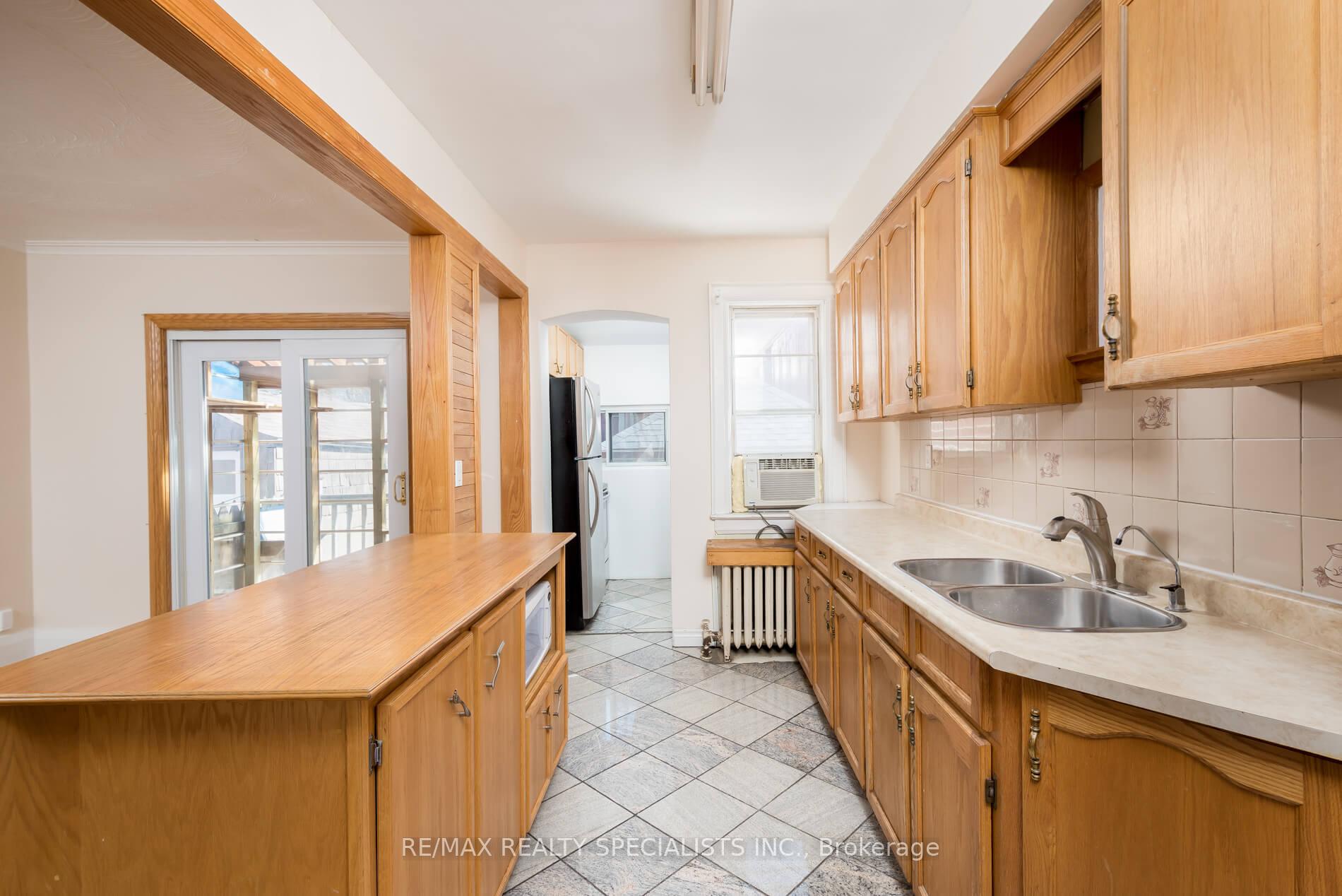 Photo 2 of 201 Oakwood Avenue, Toronto, Oakwood Village — HOMEH