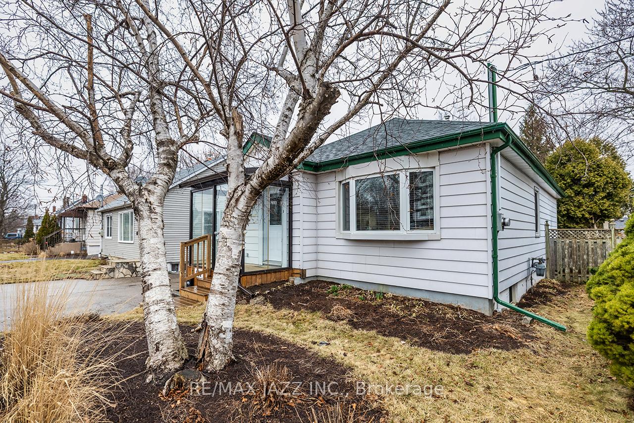 Photo 3 of 137 Park Road N, Oshawa, McLaughlin — HOMEH