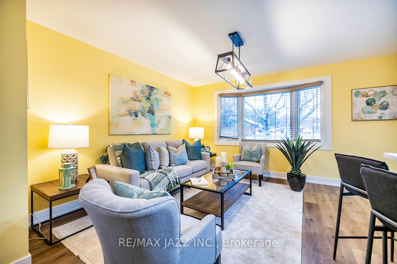 Photo 13 of 137 Park Road N, Oshawa, McLaughlin — HOMEH