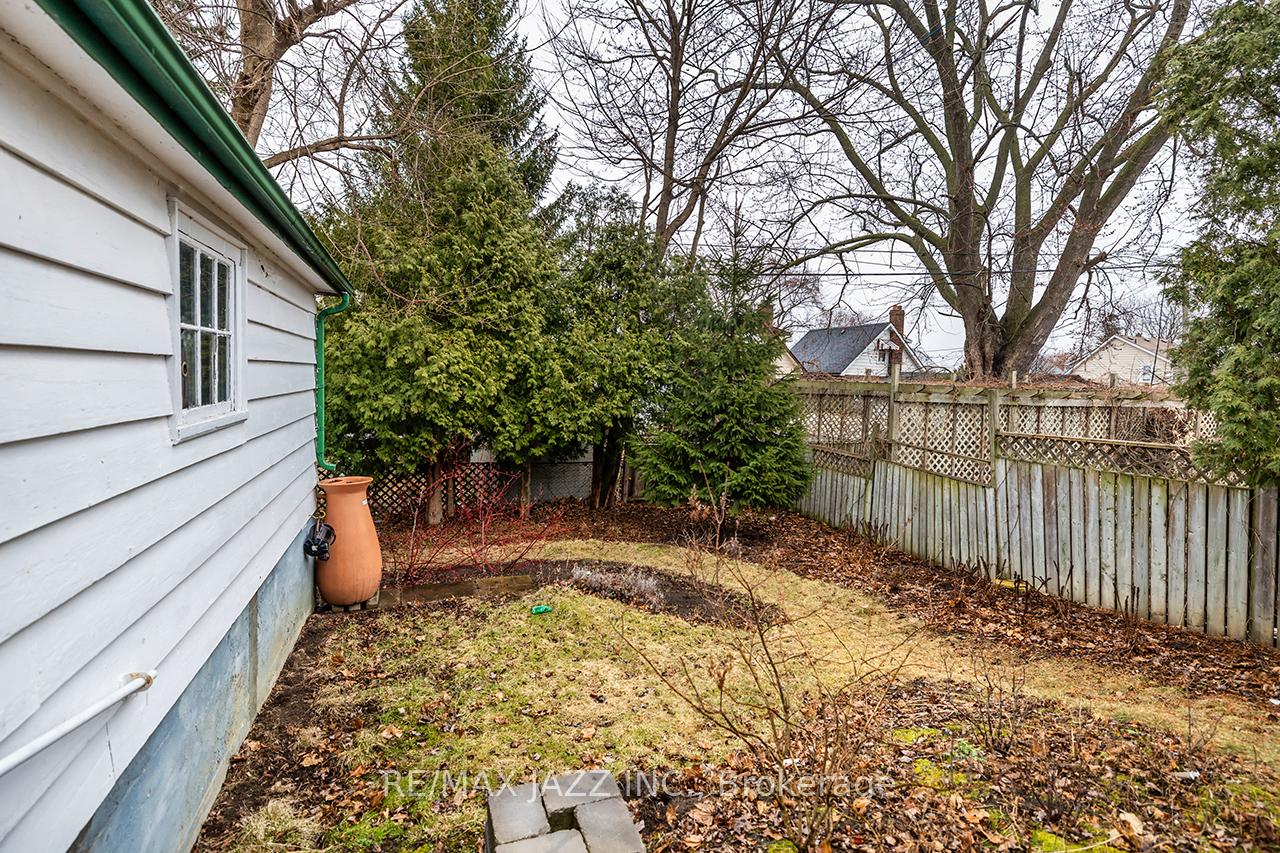 Photo 18 of 137 Park Road N, Oshawa, McLaughlin — HOMEH
