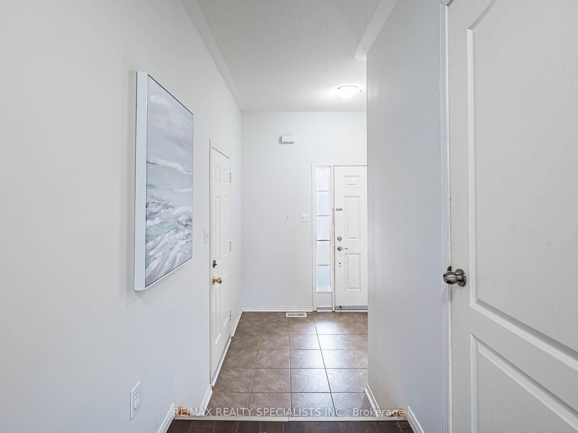 Photo 3 of 83 Bushmill Circle, Brampton, Fletcher's Meadow — HOMEH