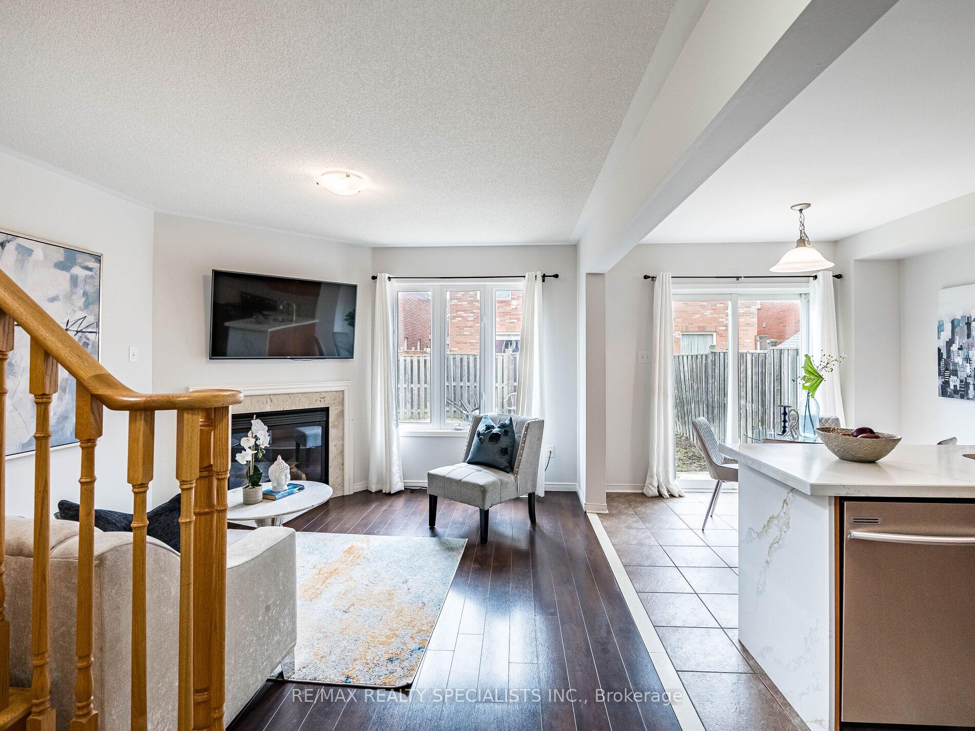 Photo 7 of 83 Bushmill Circle, Brampton, Fletcher's Meadow — HOMEH
