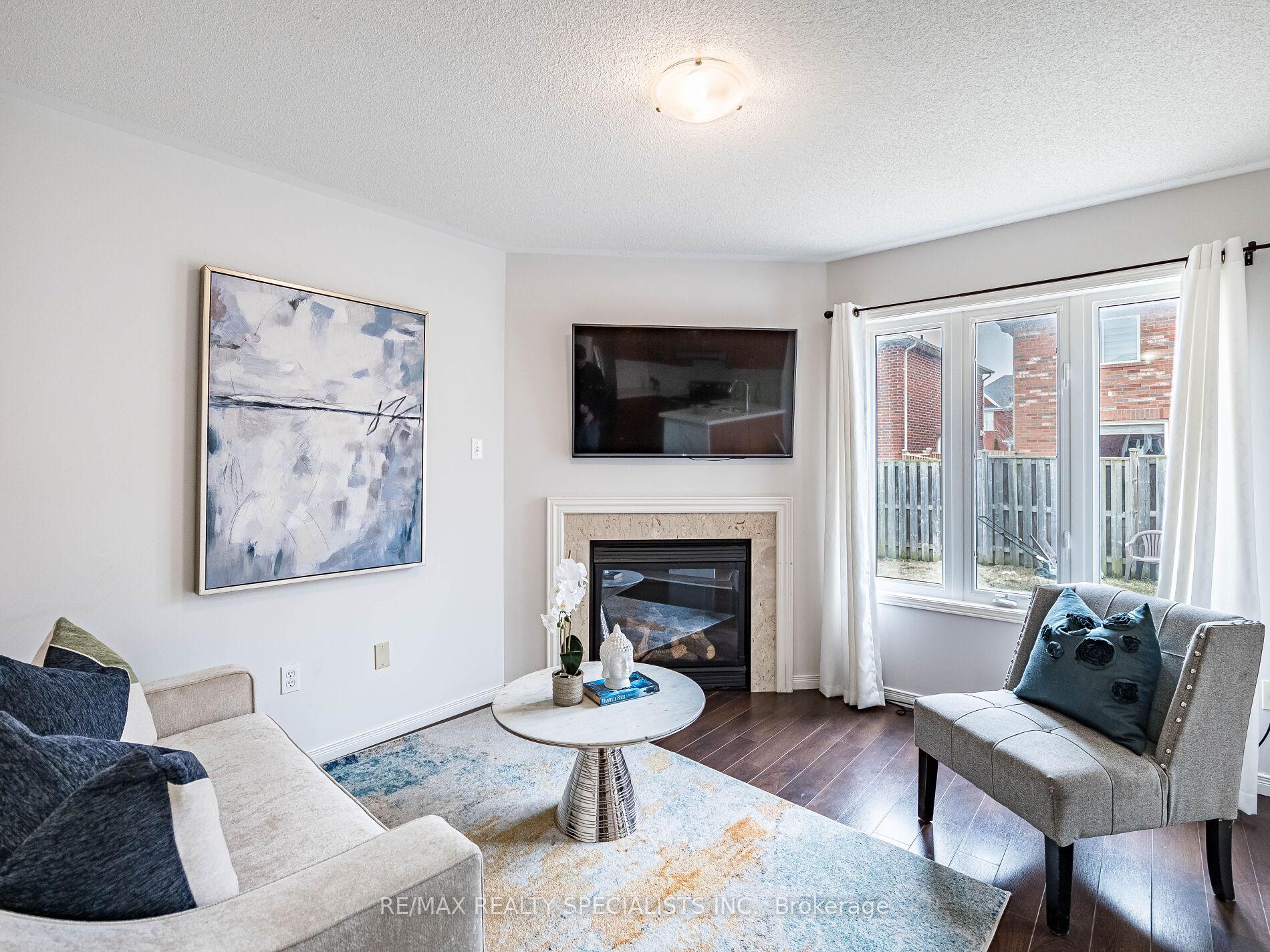 Photo 6 of 83 Bushmill Circle, Brampton, Fletcher's Meadow — HOMEH