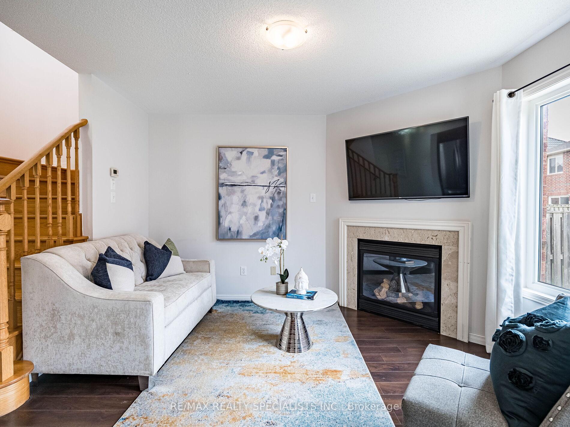Photo 5 of 83 Bushmill Circle, Brampton, Fletcher's Meadow — HOMEH