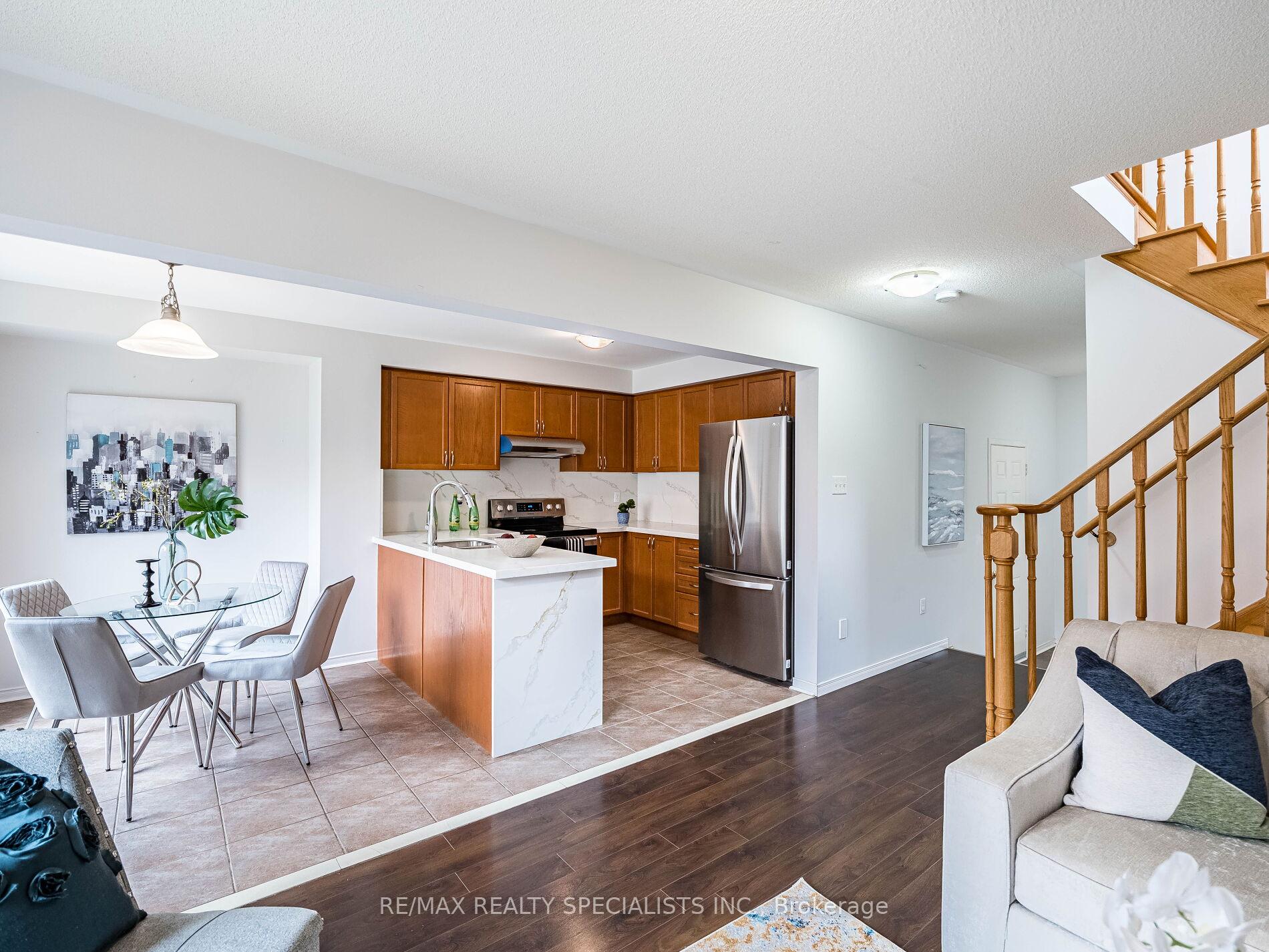 Photo 16 of 83 Bushmill Circle, Brampton, Fletcher's Meadow — HOMEH