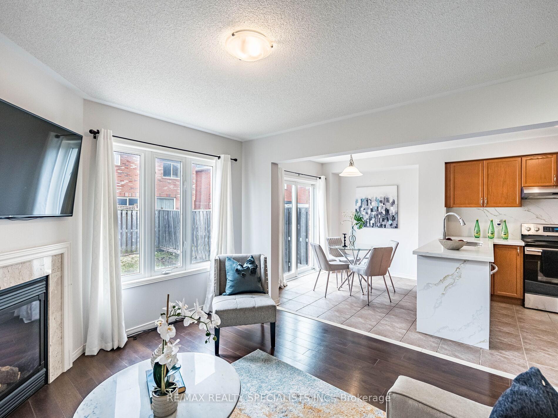 Photo 10 of 83 Bushmill Circle, Brampton, Fletcher's Meadow — HOMEH