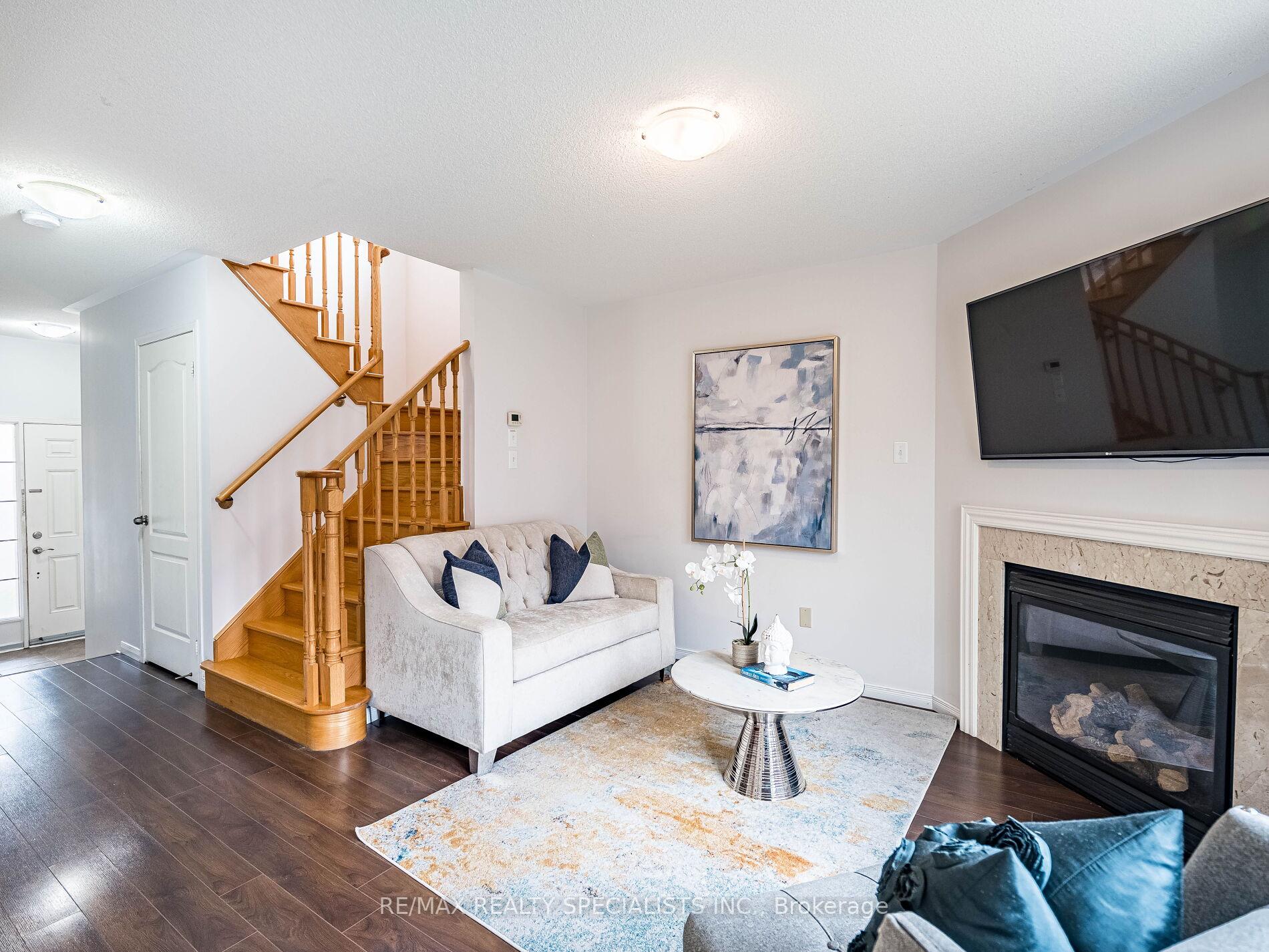 Photo 13 of 83 Bushmill Circle, Brampton, Fletcher's Meadow — HOMEH