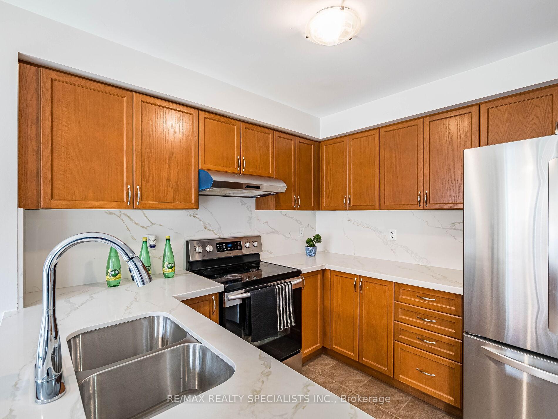 Photo 20 of 83 Bushmill Circle, Brampton, Fletcher's Meadow — HOMEH