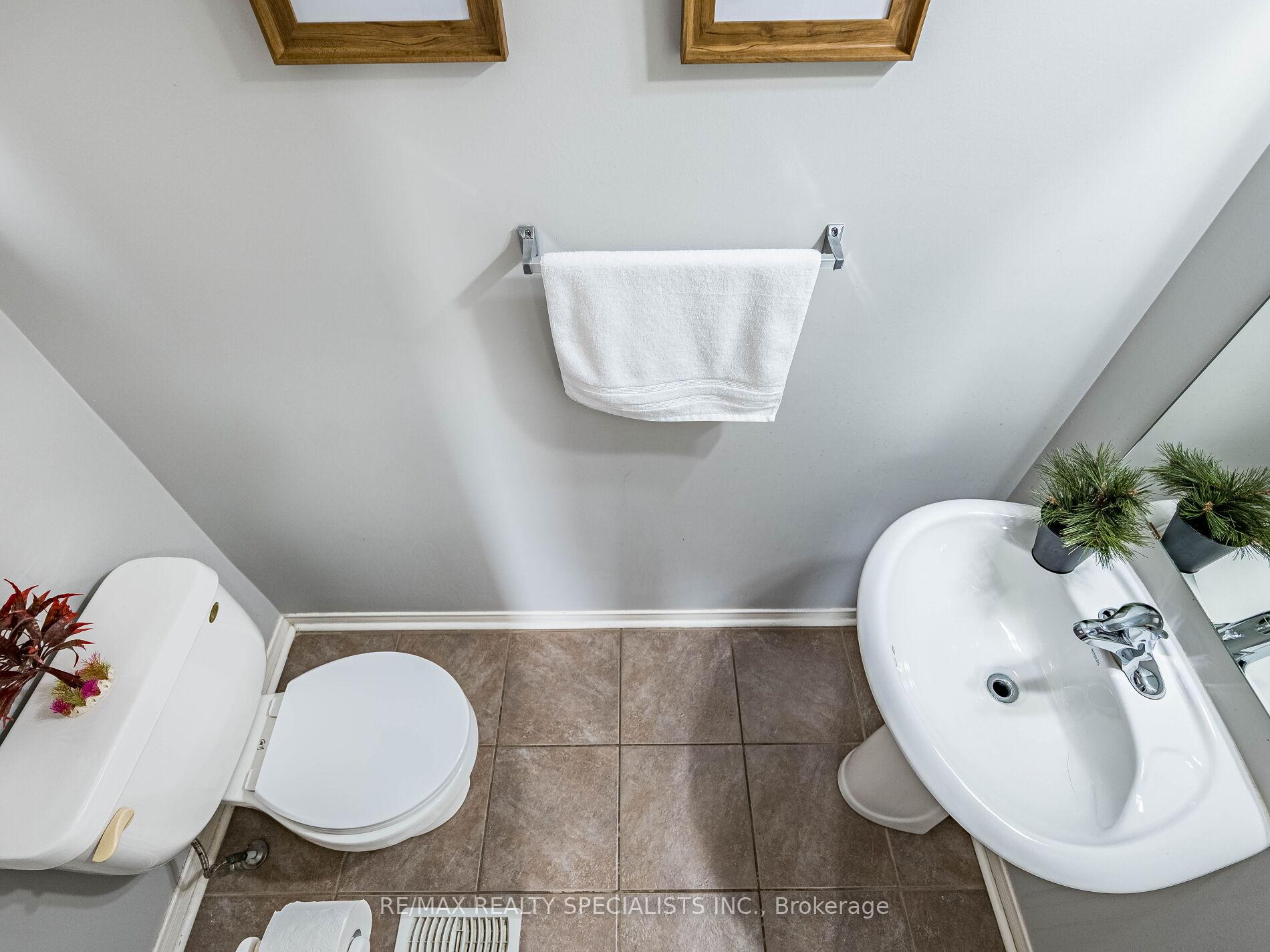 Photo 14 of 83 Bushmill Circle, Brampton, Fletcher's Meadow — HOMEH