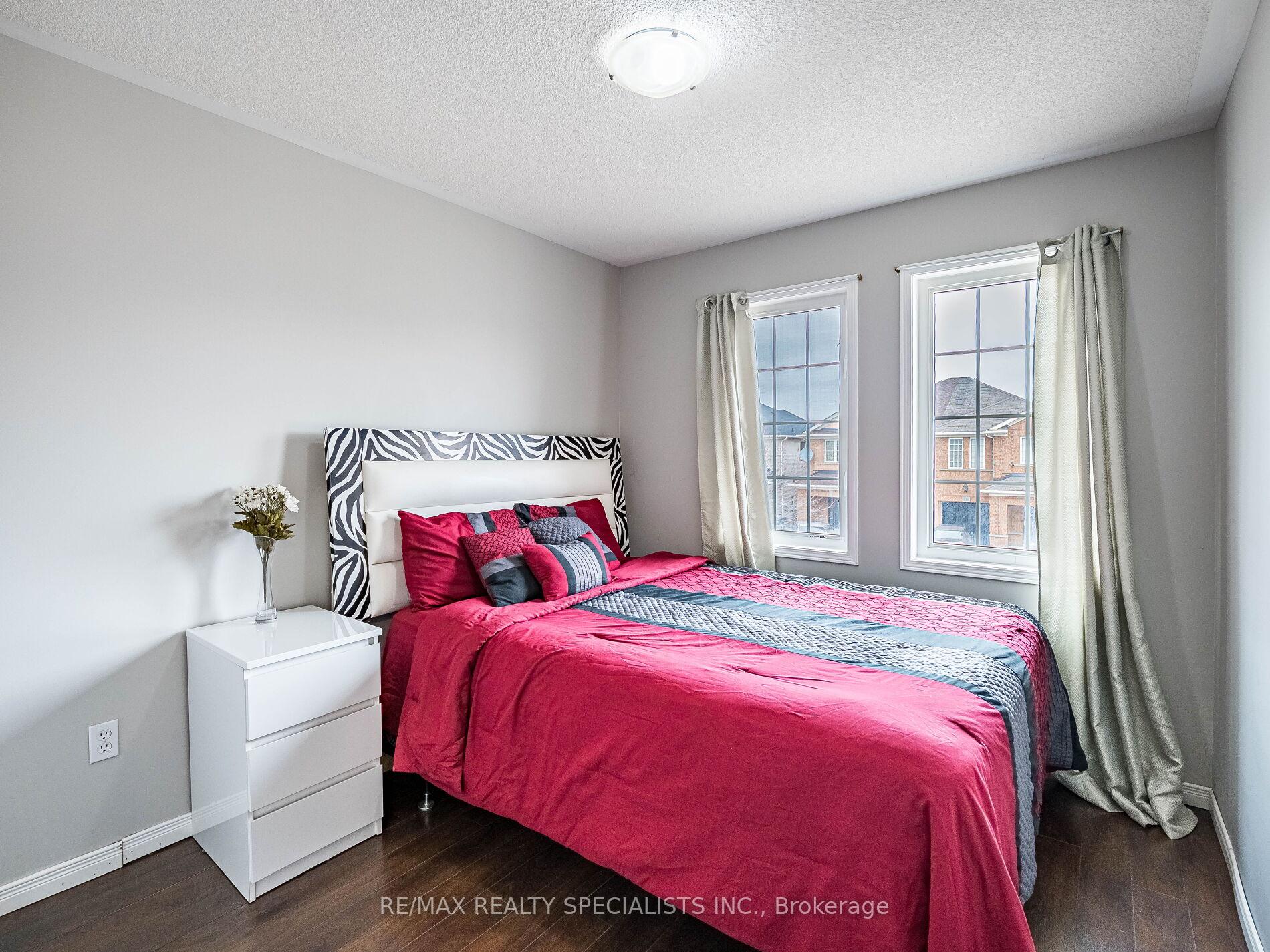 Photo 12 of 83 Bushmill Circle, Brampton, Fletcher's Meadow — HOMEH