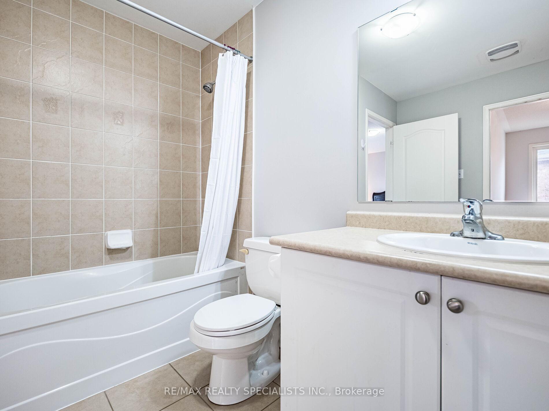 Photo 17 of 83 Bushmill Circle, Brampton, Fletcher's Meadow — HOMEH