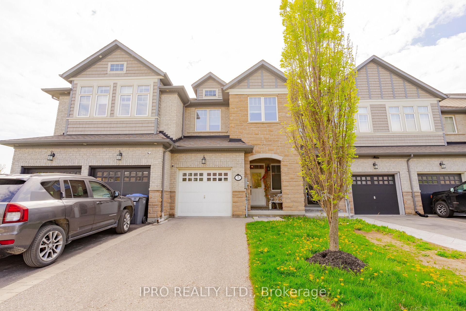 Photo 3 of 5 Stowmarket Street, Caledon, Rural Caledon — HOMEH