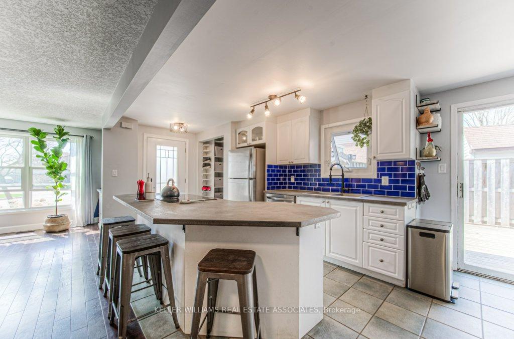 Photo 2 of Unit A, 180 Coghill Place, Waterloo — HOMEH
