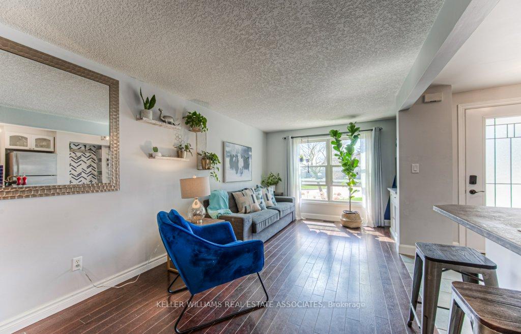 Photo 4 of Unit A, 180 Coghill Place, Waterloo — HOMEH
