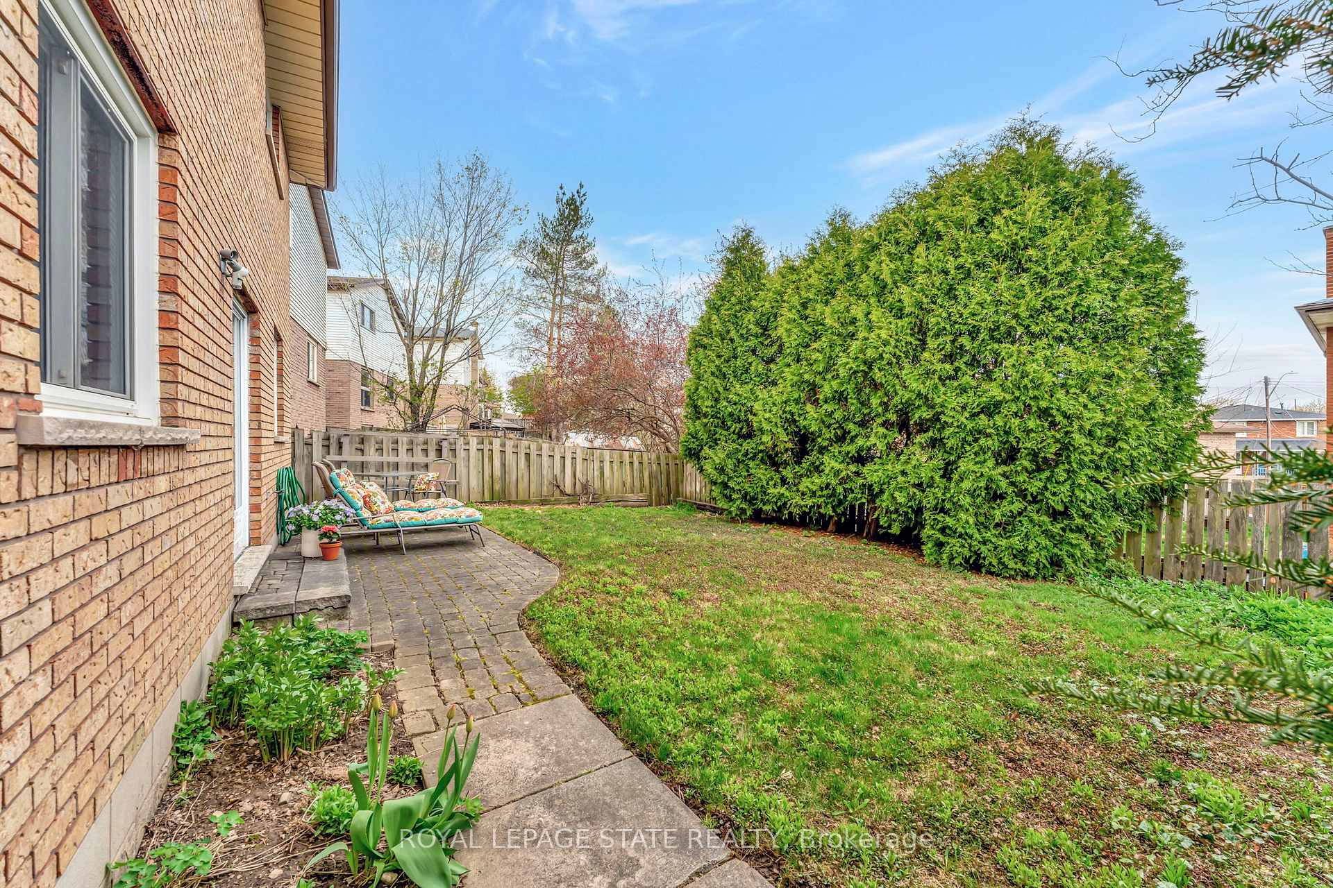 Photo 35 of 76 Firenze Street, Hamilton, Gurnett — HOMEH