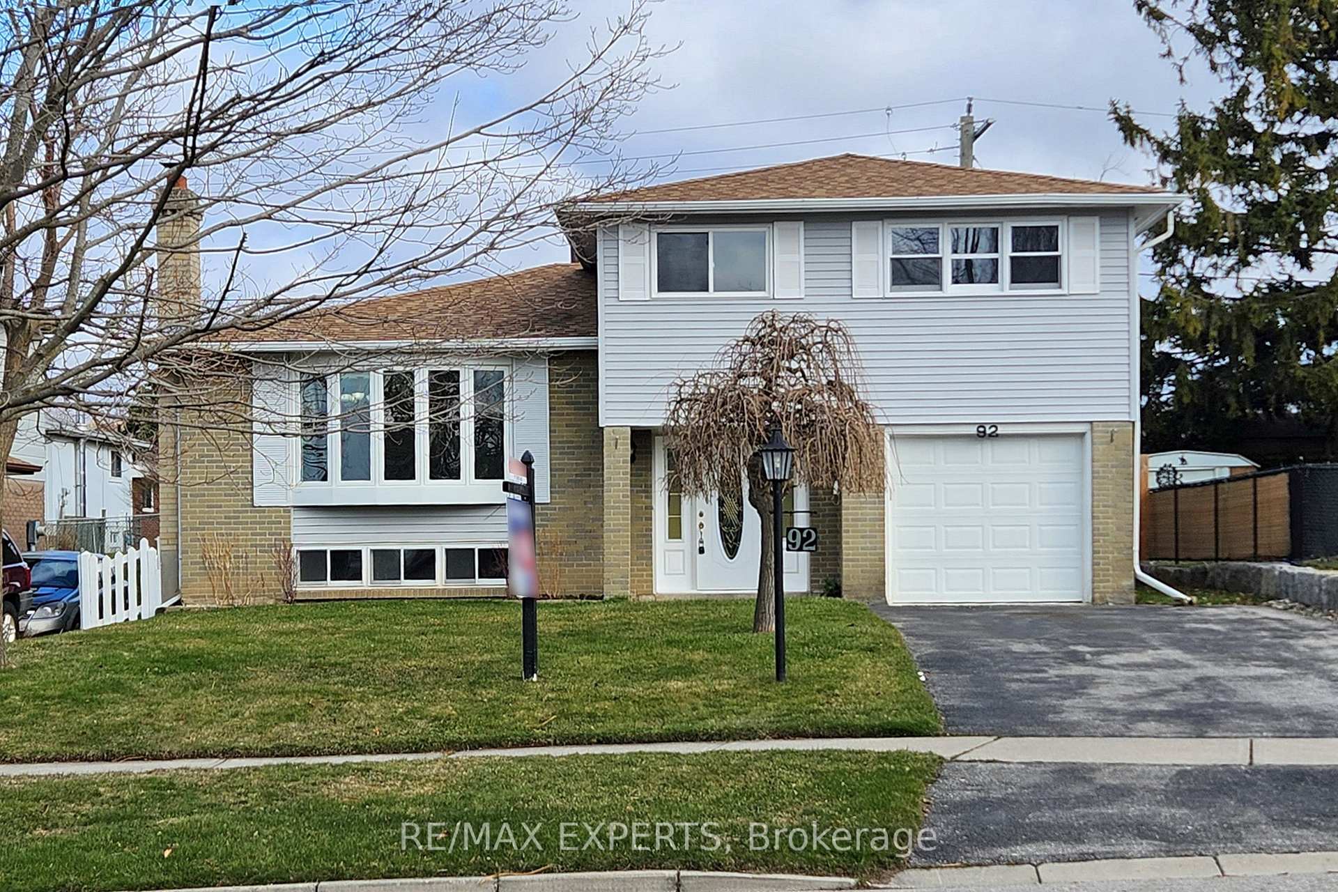 Front of 92 Clover Ridge Drive E