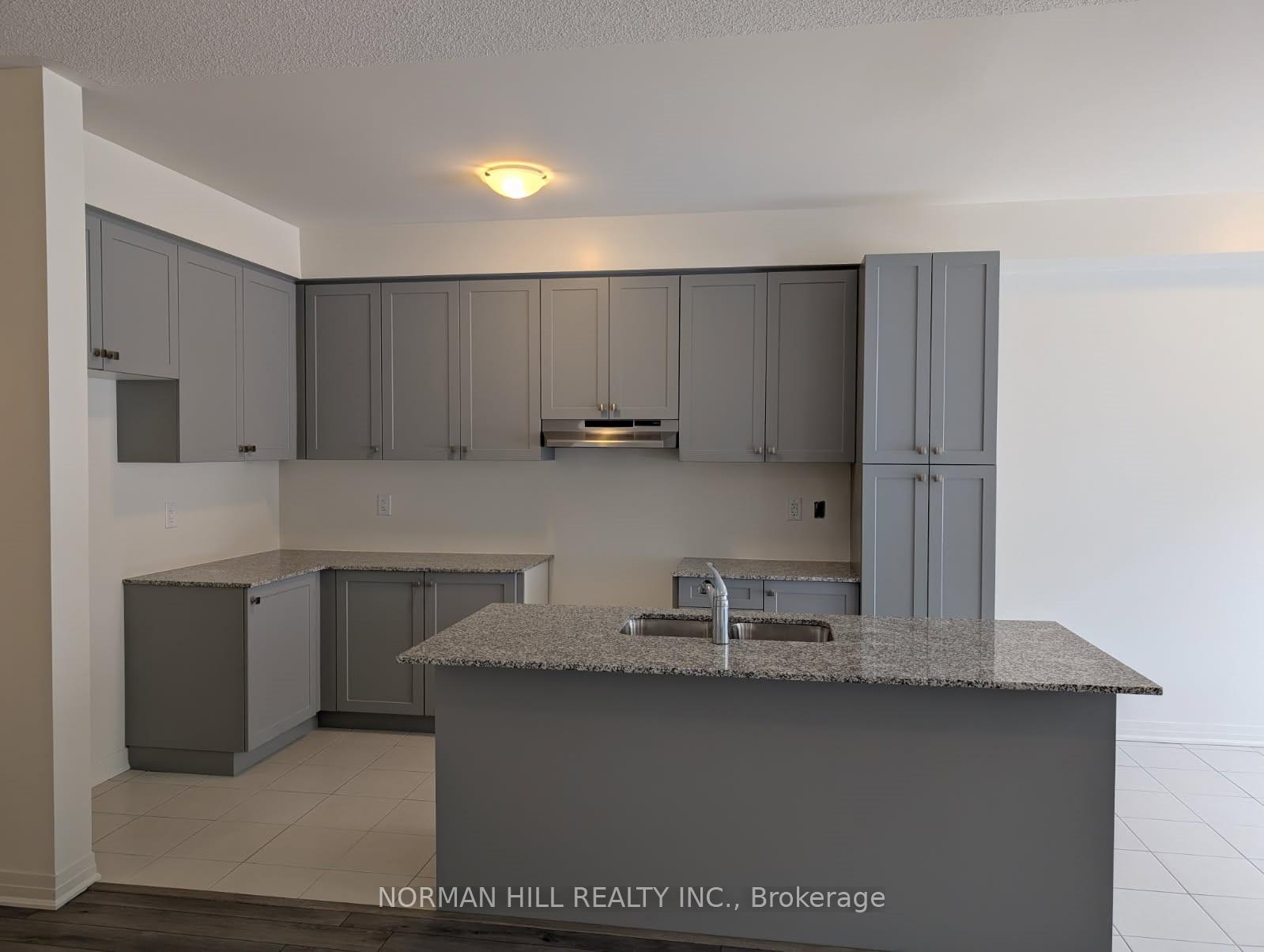 Photo 10 of 14 Guildhouse Drive, Brampton, Northwest Brampton — HOMEH