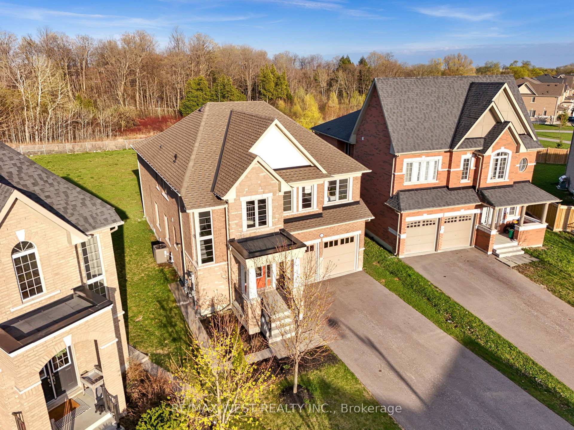 Front of 2485 Bandsman Crescent