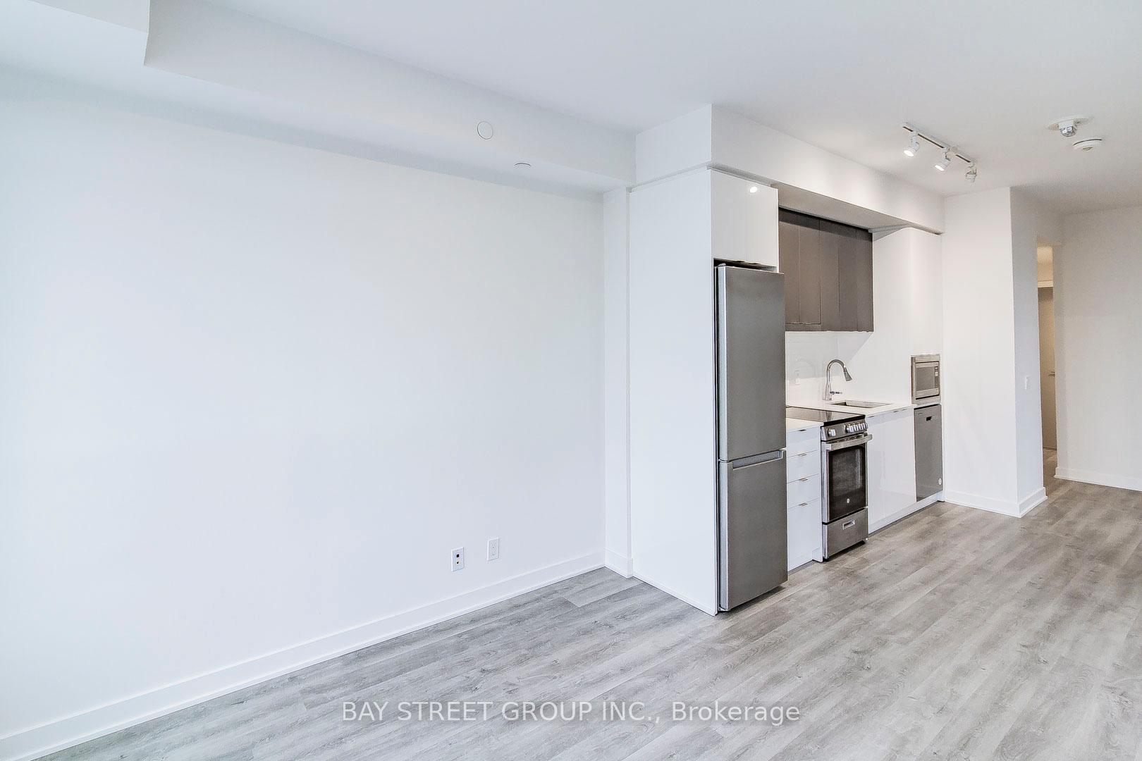 Photo 7 of Unit B2908, 50 Upper Mall Way, Vaughan, Brownridge — HOMEH