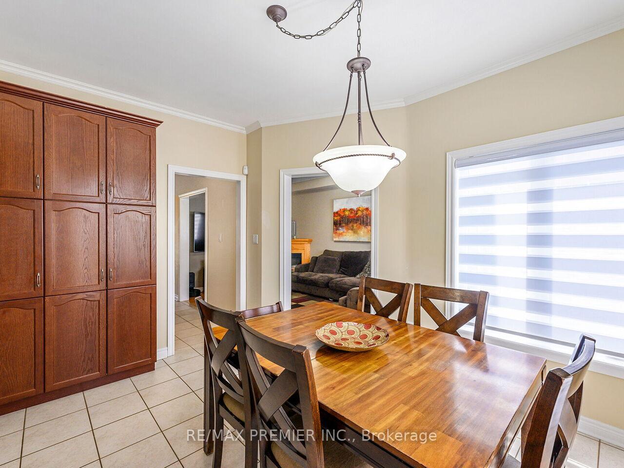 Photo 11 of 267 Caproni Drive, Vaughan, Maple — HOMEH