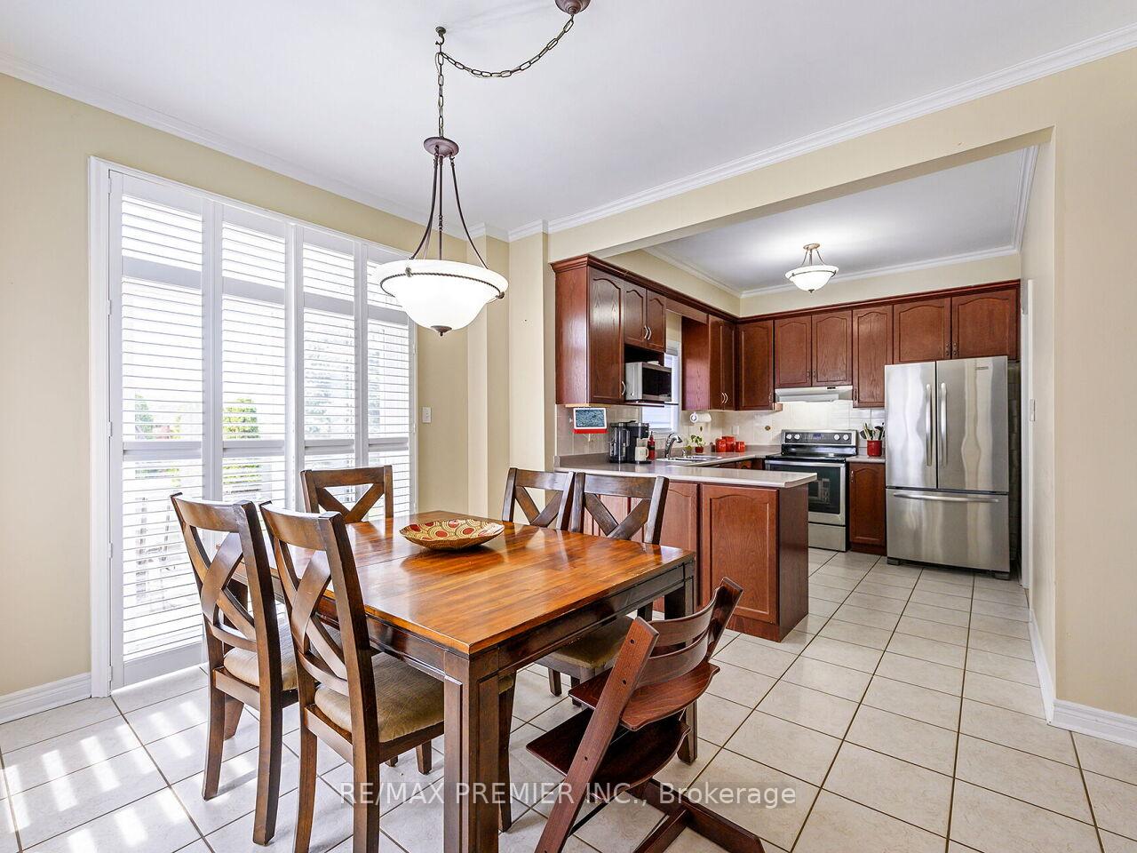 Photo 19 of 267 Caproni Drive, Vaughan, Maple — HOMEH